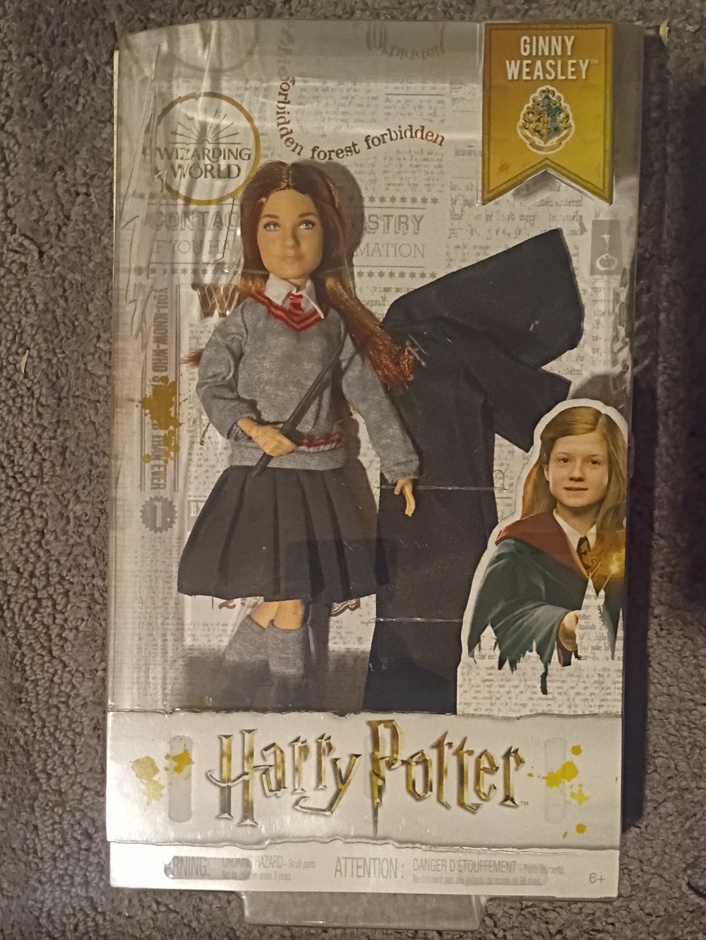 Warner Bros. Ginny Weasley Doll – Grey, Black & Red School Outfit
